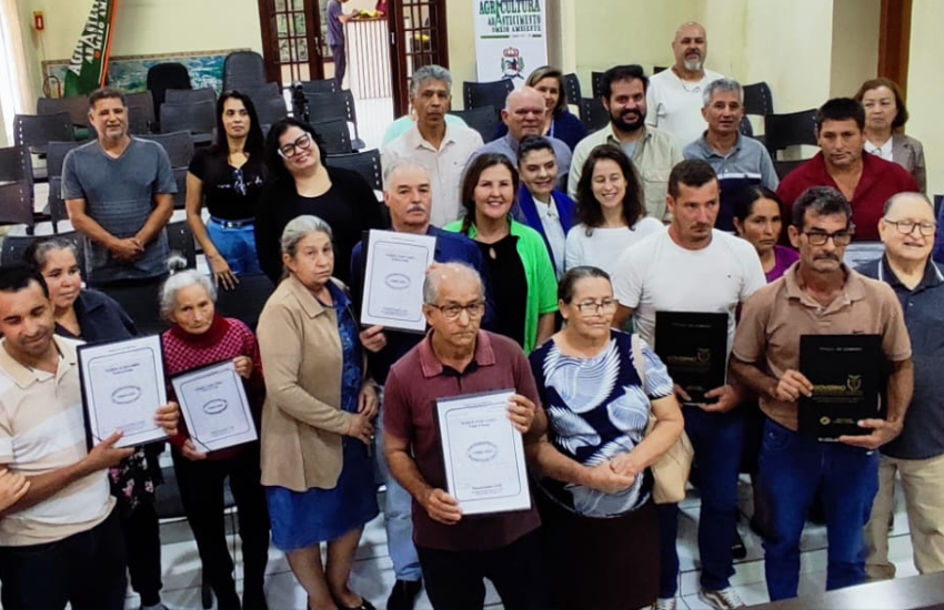 Justiça no Bairro: AMAPAR destaca a conjugação de esforços que propiciou a entrega de títulos de propriedades a produtores rurais de Cerro Azul