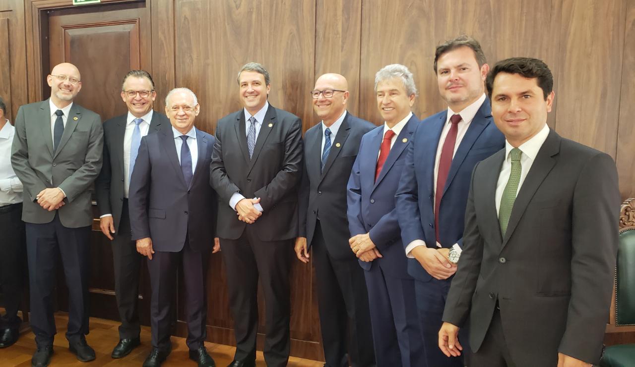 Diretoria da AMAPAR prestigia posse dos deputados na ALEP