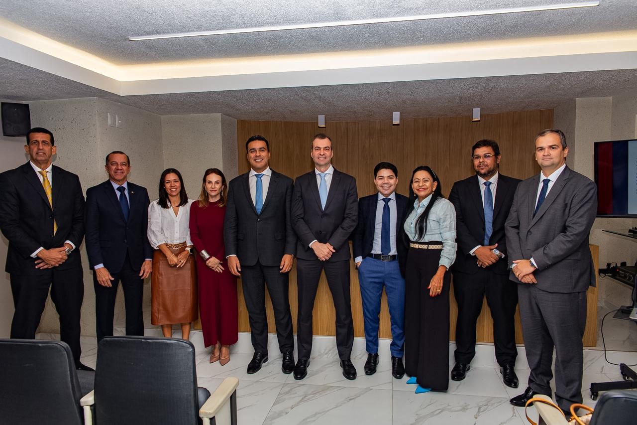 Presidente da AMAPAR e vice-presidente da AMB, Marcel Ferreira dos Santos participa da assembleia da Associação Alagoana de Magistrados (Almagis)