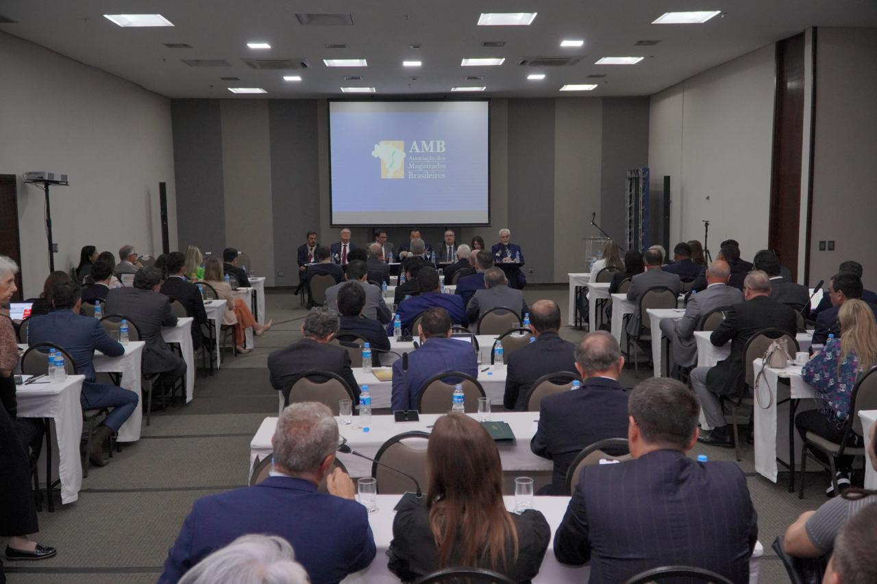 Diretoria da AMAPAR participa em Brasília das reuniões estatutárias da AMB
