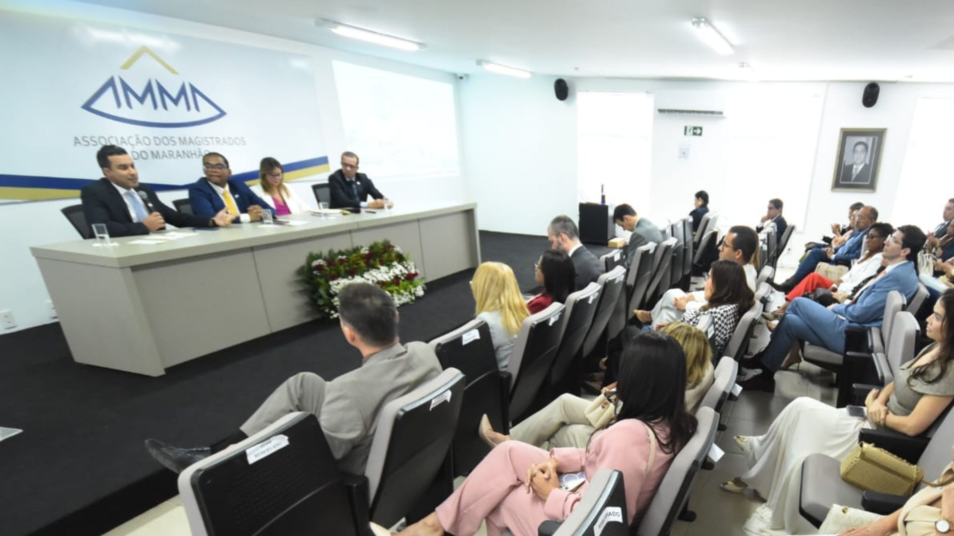 Presidente da AMAPAR fala à magistratura do Maranhão sobre a política nacional de valorização e perspectivas para a carreira Presidente da AMAPAR fala à magistratura do Maranhão sobre a política nacional de valorização e perspectivas para a carreira