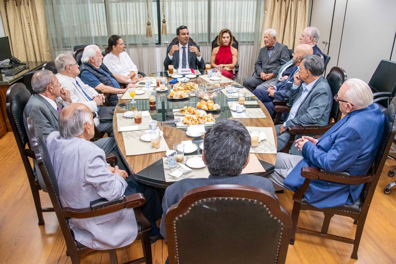 Diretoria da AMAPAR faz nova reunião com aposentados e aposentadas 