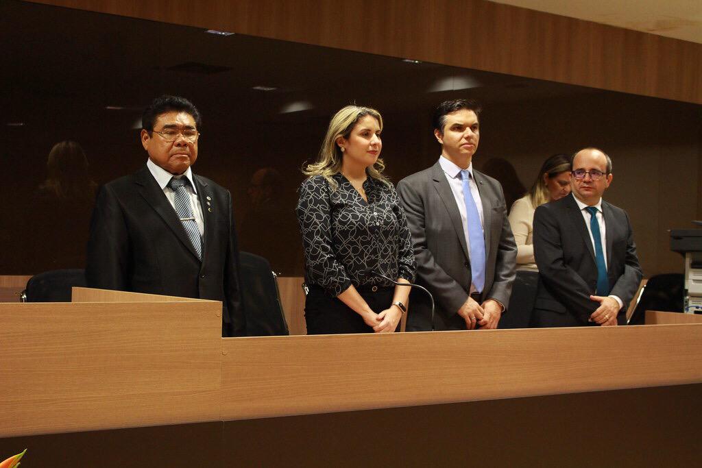 Juiz Ariel Dias recebe homenagem pelo trabalho de enfrentamento à violência doméstica e familiar contra as mulheres 