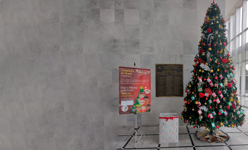Cartinhas da árvore de natal do Ser Social estão disponíveis no TJPR 