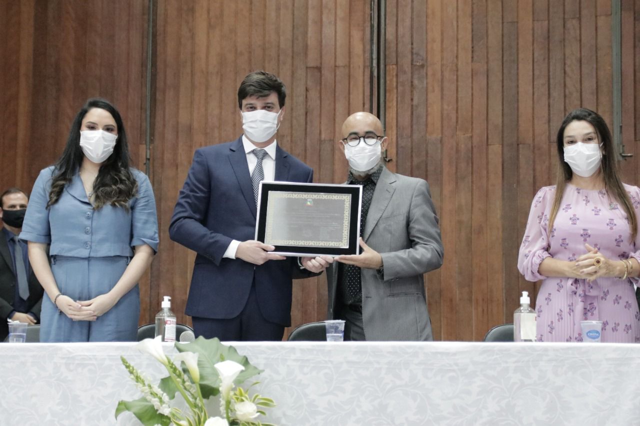 Juiz Carlos Eduardo Zago Udenal é agraciado com o título de cidadão honorário de Pérola (PR)
