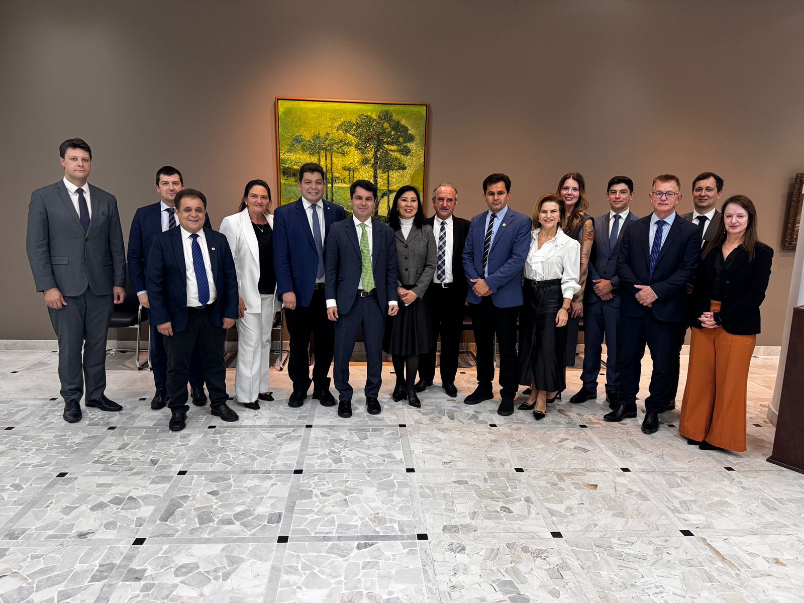 Diretoria da AMAPAR acompanha visita de comitiva de Cascavel à presidência do TJPR
