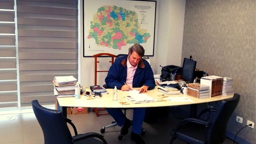 Presidente despacha expedientes administrativos da AMAPAR e acompanha reunião online do conselho de representantes da AMB