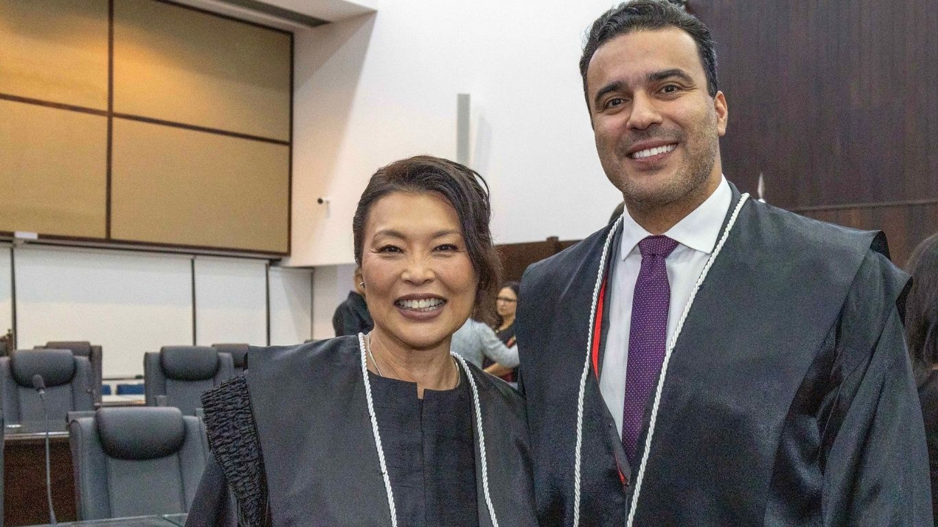 Presidente da AMAPAR e presidente interino da AMB destaca a necessidade de valorizar o Judiciário durante a posse da desembargadora Suzana Massako Hirama Loreto de Oliveira Presidente da AMAPAR e presidente interino da AMB destaca a necessidade de valorizar o Judiciário durante a posse da desembargadora Suzana Massako Hirama Loreto de Oliveira