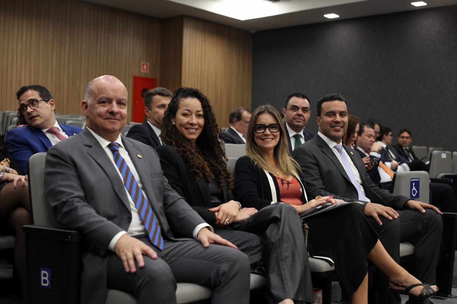 Diretoria da AMAPAR acompanha em Brasília sessão plenária do CNJ