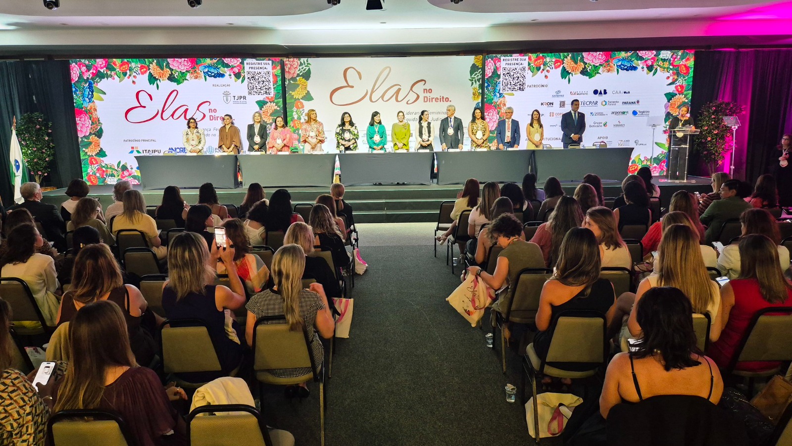 Com apoio da AMAPAR, TJPR promove em Foz do Iguaçu a segunda edição do congresso “Elas no Direito – Liderança Feminina e Equidade de Gênero”