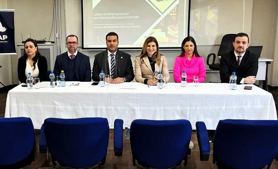Presidente da AMAPAR participa da aula de boas-vindas do curso de preparação à magistratura da EMAP