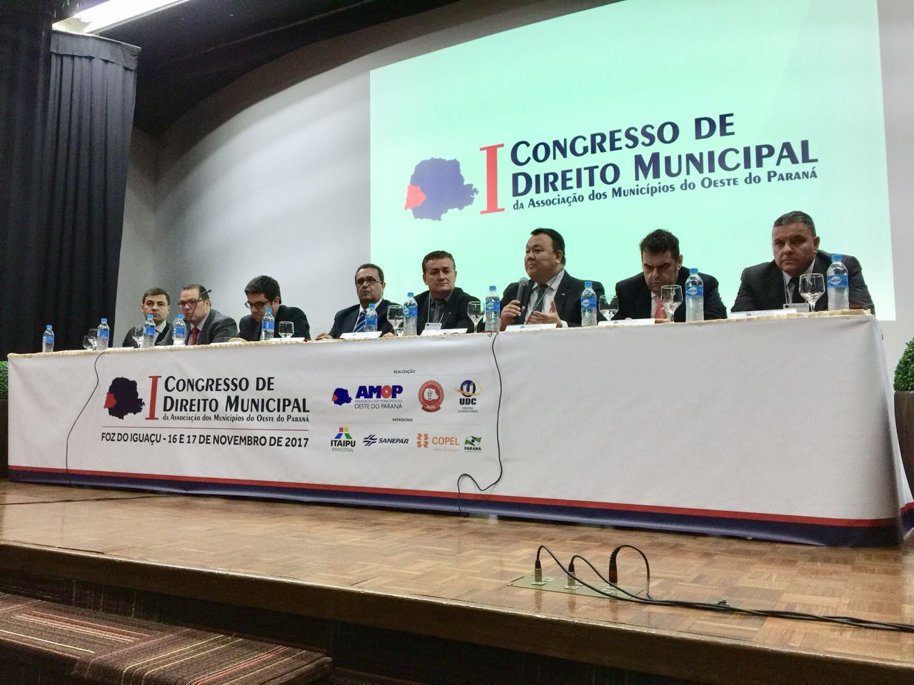 Magistrados ressaltam a importância de debater a administração pública durante encontro em Foz 