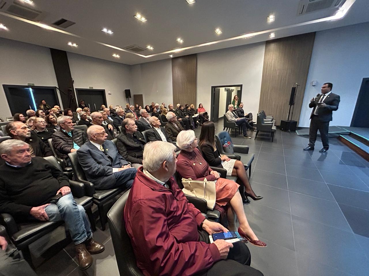Com apresentação de ações em prol da magistratura, diretoria da AMAPAR realiza Escuta Ativa de mais de 70 aposentados e aposentadas 