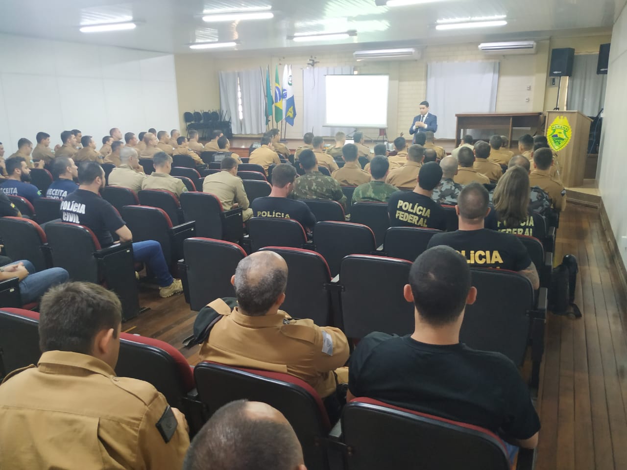 Juiz Ferdinando Scremin participa de curso com oficiais de fronteiras e ressalta aproximação da AMAPAR 