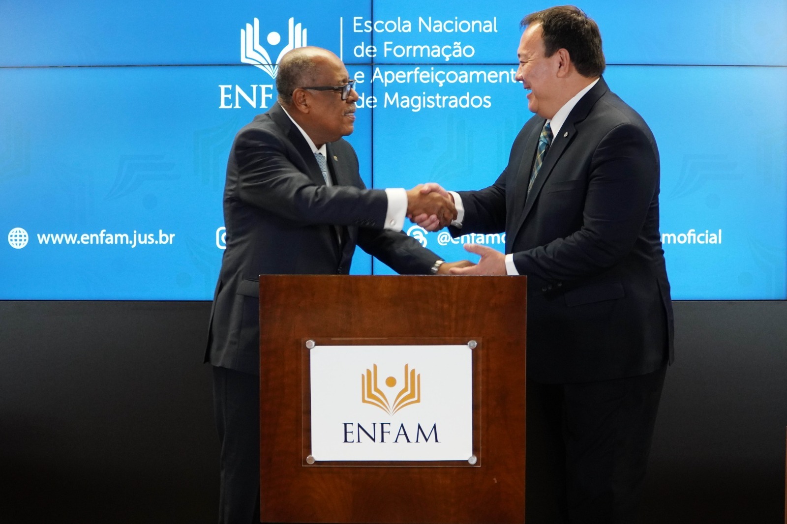 Presidente da AMB toma posse no Conselho Superior da ENFAM 
