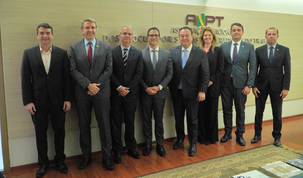 Presidente da AMB, Frederico Mendes Júnior assume a coordenação da Frentas