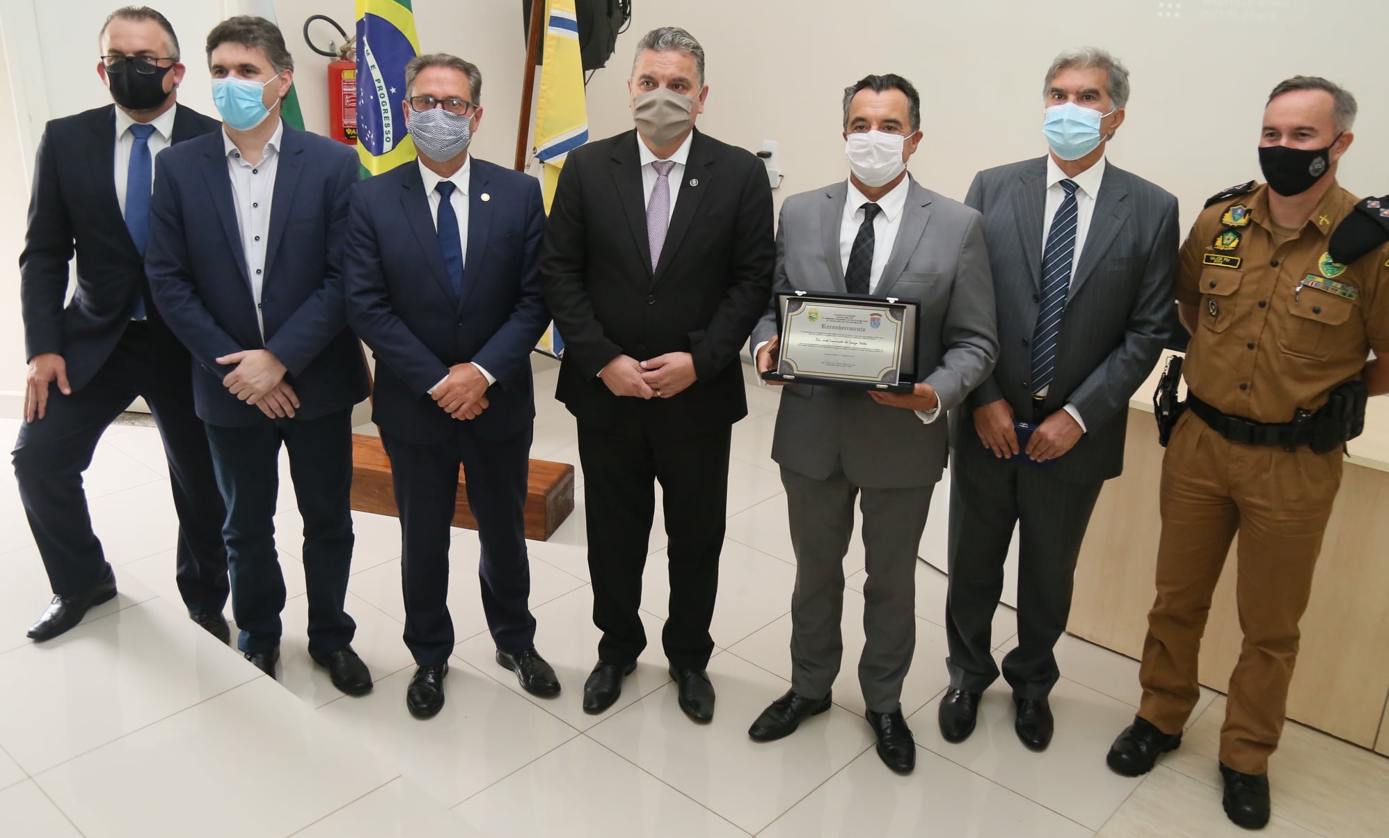 Dedicação de desembargadores do TJPR à Polícia Militar rende homenagens em Francisco Beltrão