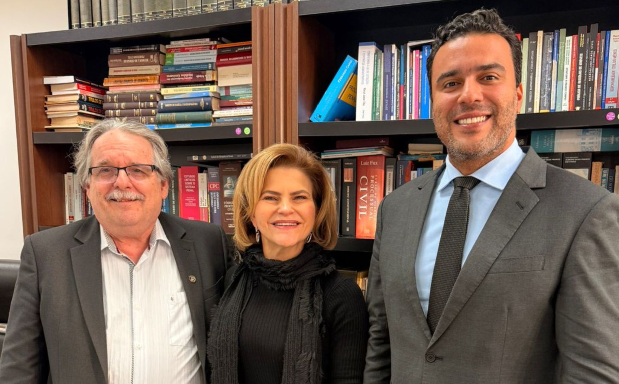 Decano do TJPR, desembargador Telmo Cherem recebe homenagem 