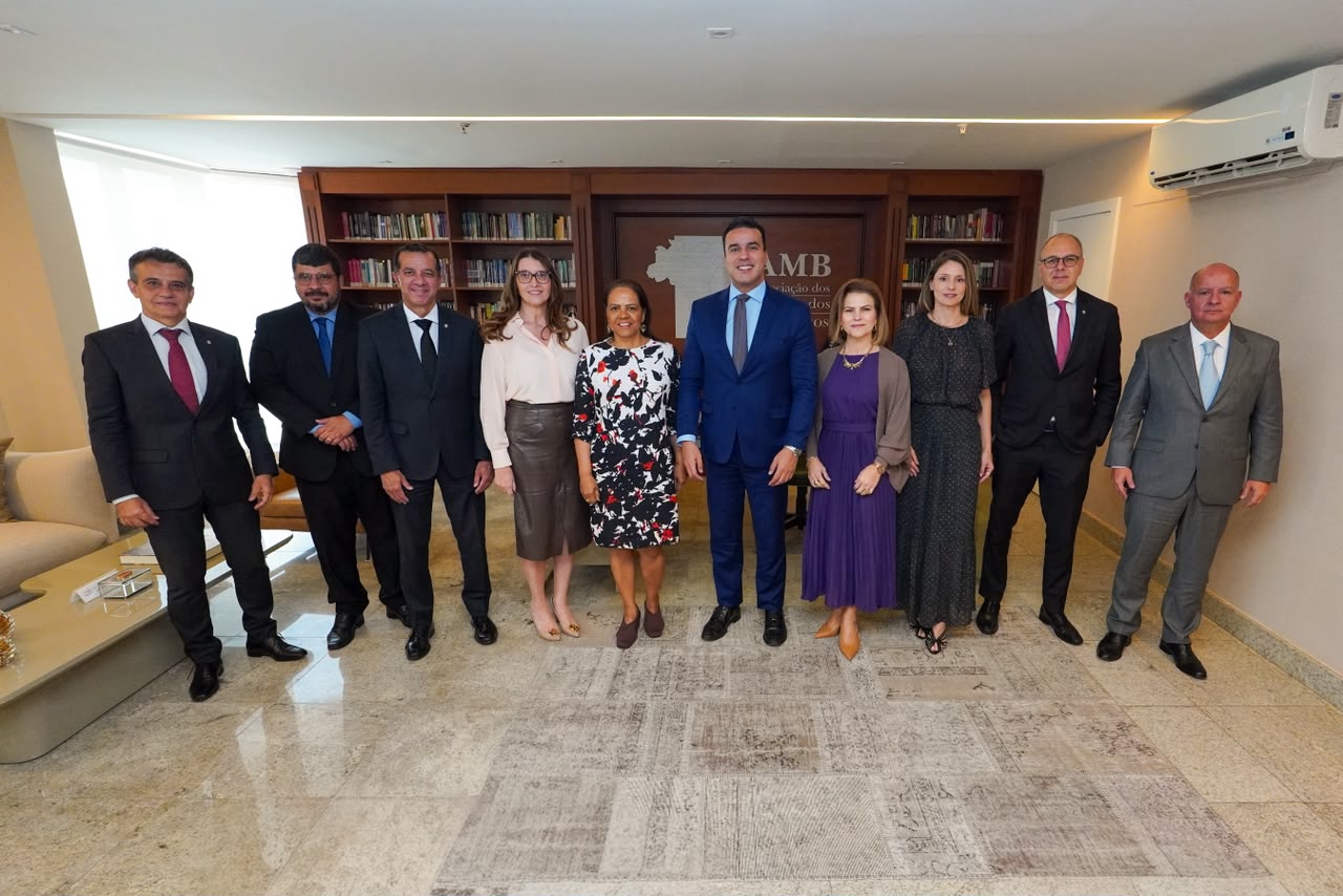 Diretoria da AMB trata da participação feminina no Judiciário e da saúde da magistratura com a conselheira do CNJ, Jaceguara Dantas da Silva Diretoria da AMB trata da participação feminina no Judiciário e da saúde da magistratura com a conselheira do CNJ, Jaceguara Dantas da Silva