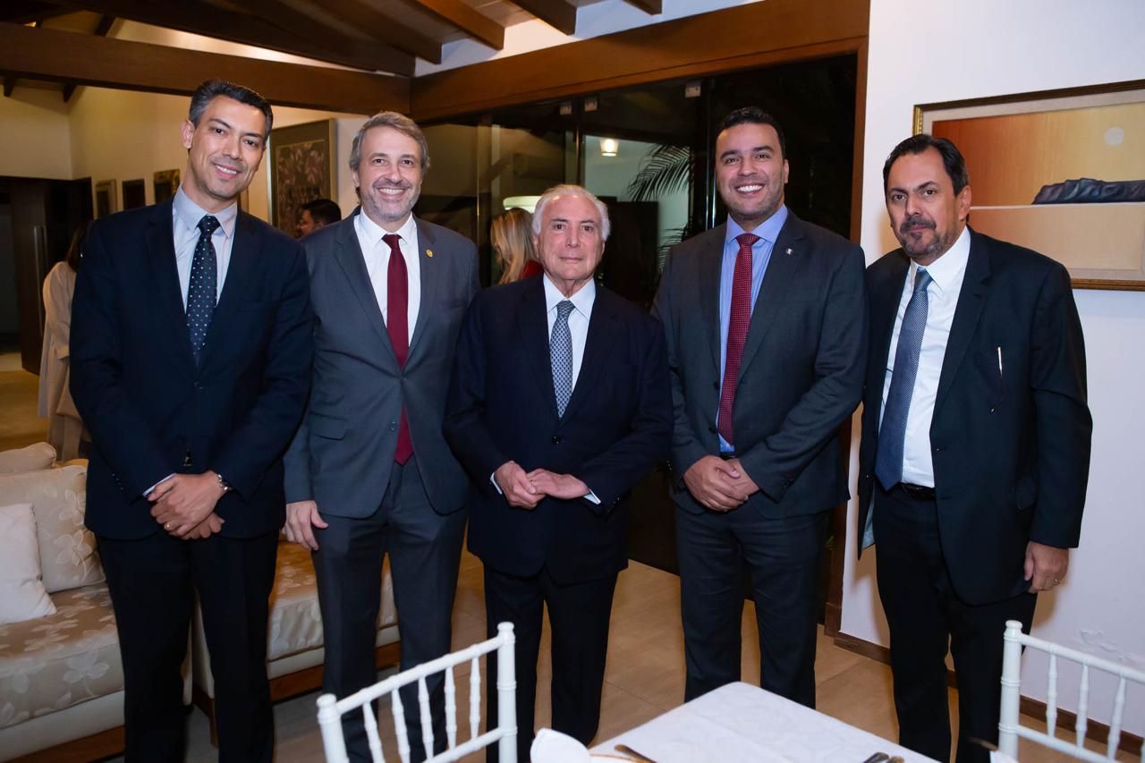 Diretoria da AMAPAR participa de homenagem ao conselheiro do CNMP e ex-presidente da AMB, Jayme Martins de Oliveira Neto