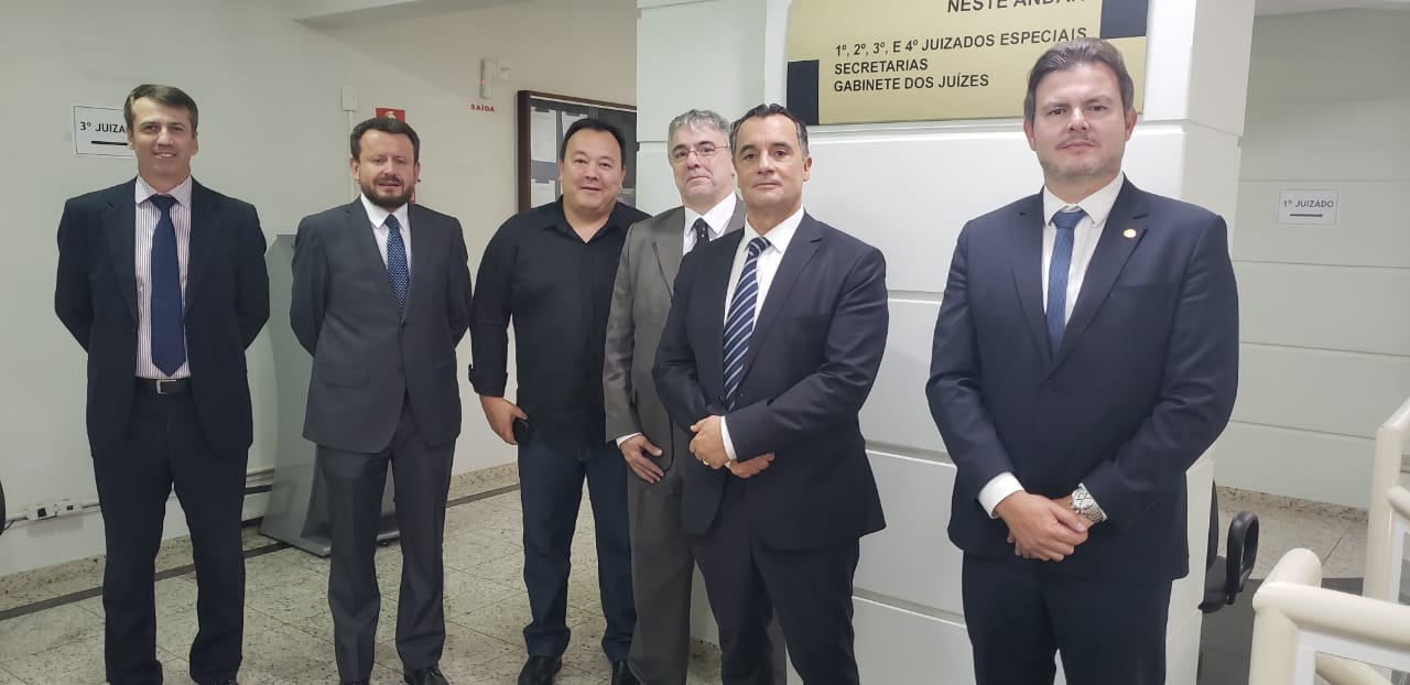 Juízes dos Juizados Especiais de Maringá e diretores da AMAPAR fazem reunião com o 2º vice-presidente do TJ-PR