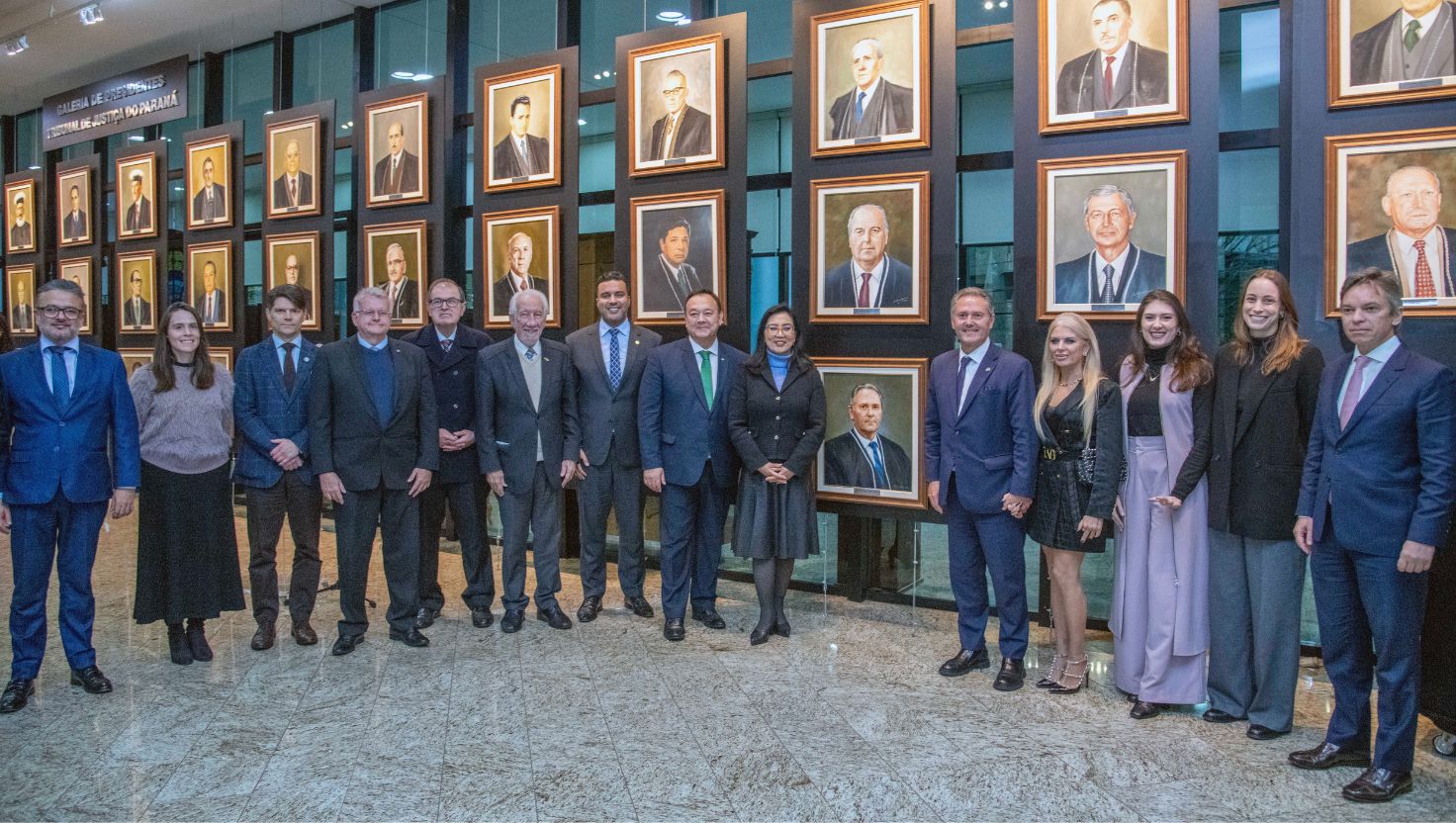 Retrato do desembargador Luiz Fernando Tomasi Keppen passa a integrar oficialmente a galeria de presidentes do TJPR 