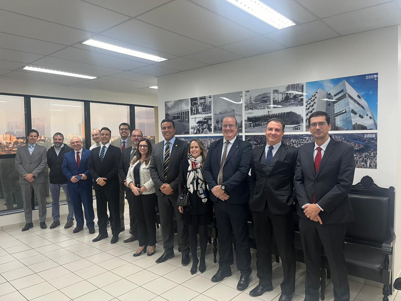 Presidente da AMAPAR se reúne com a magistratura atuante em Londrina em região