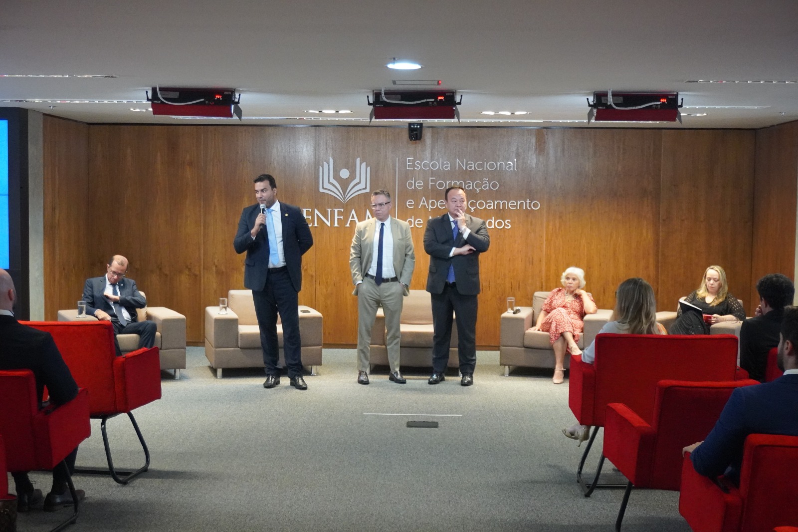  Em conversa com novos juízes e juízas, Marcel Ferreira dos Santos ressalta a importância do associativismo para preservação das garantias da magistratura 