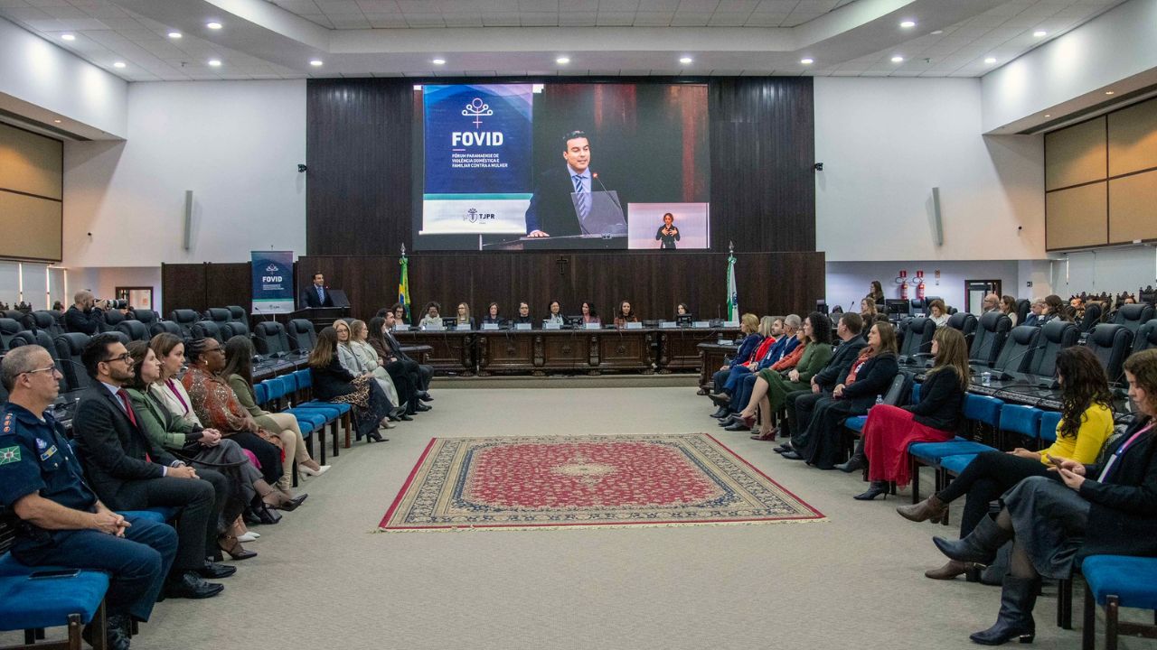 FOVID - Presidente da AMAPAR ressalta o compromisso da magistratura no enfrentamento à violência doméstica FOVID - Presidente da AMAPAR ressalta o compromisso da magistratura no enfrentamento à violência doméstica