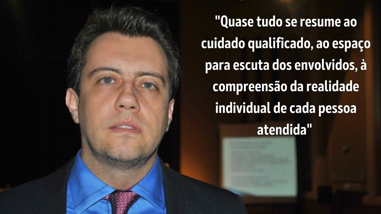 Juiz Carlos Mattioli recebe homenagem e fala à AMAPAR sobre os 16 anos de atuação em União da Vitória 