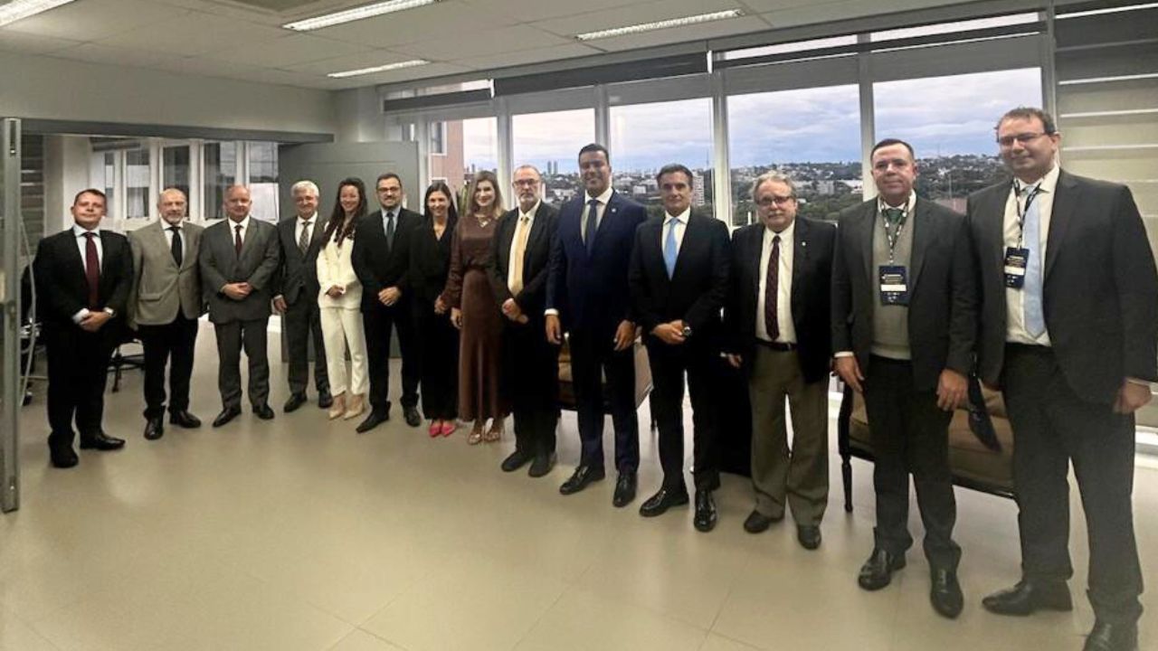 Diretoria da AMAPAR recebe a visita institucional do ministro Sebastião Alves dos Reis Júnior (STJ)
