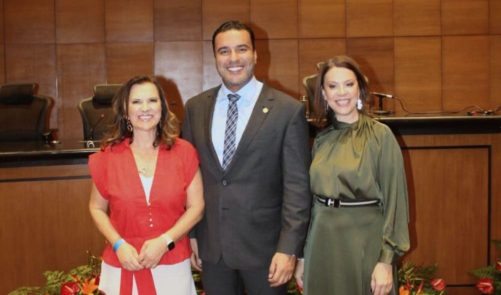 Juíza de Ponta Grossa e diretora da AMAPAR, Noeli Reback é uma das vencedoras da 13ª edição do Prêmio Patrícia Acioli