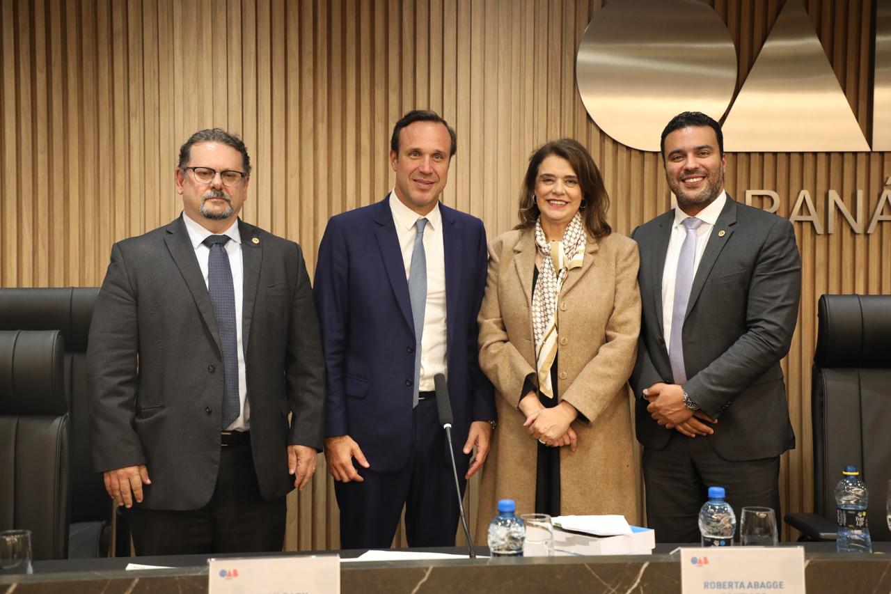 Diretoria da AMAPAR participa na OAB-PR da apresentação do recorte paranaense do perfil demográfico da advocacia brasileira