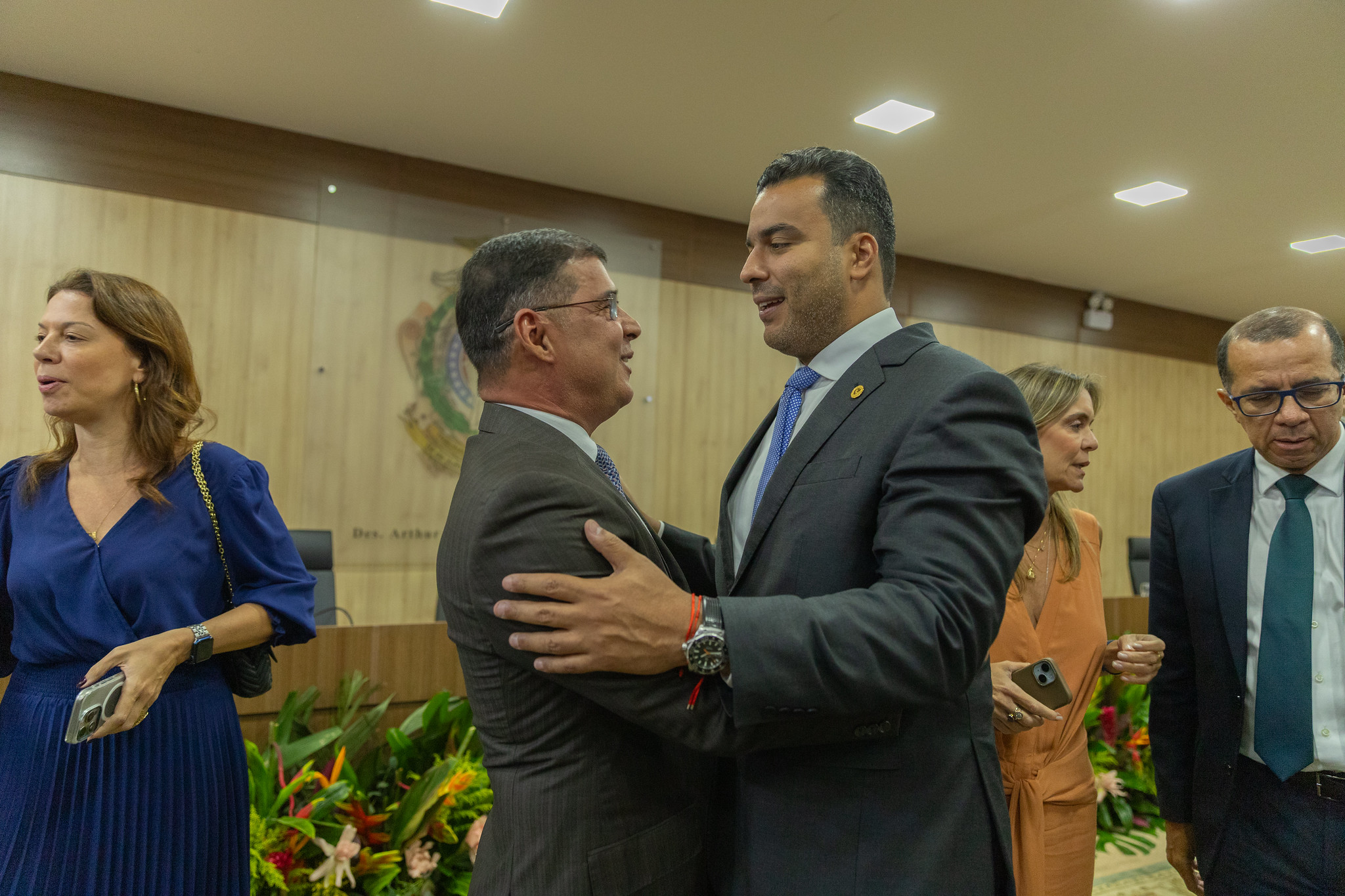 Presidente da AMAPAR prestigia posse na AMAZON 