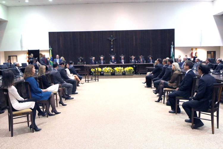 Novos diretores de Fóruns de Curitiba tomam posse em concorrida solenidade