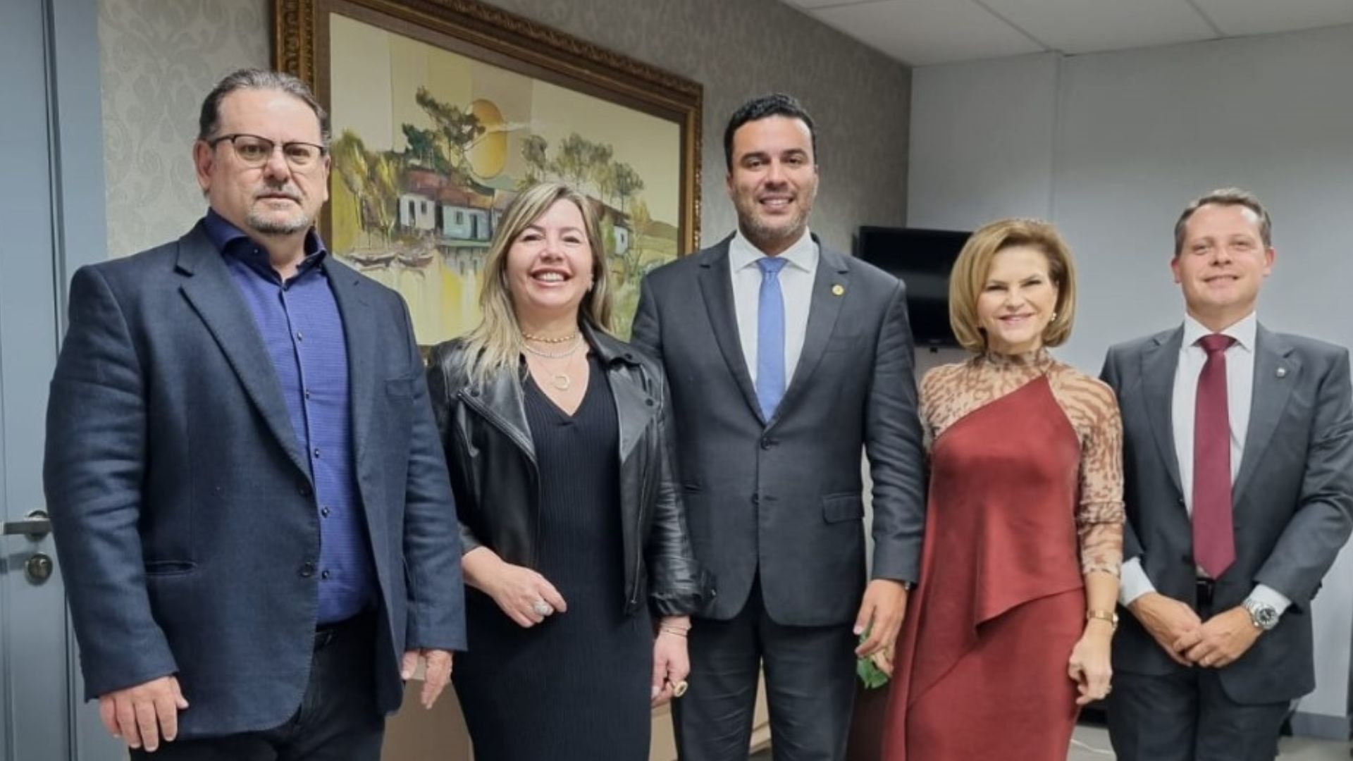 Diretoria da AMAPAR recepciona a presidente da AMERON 