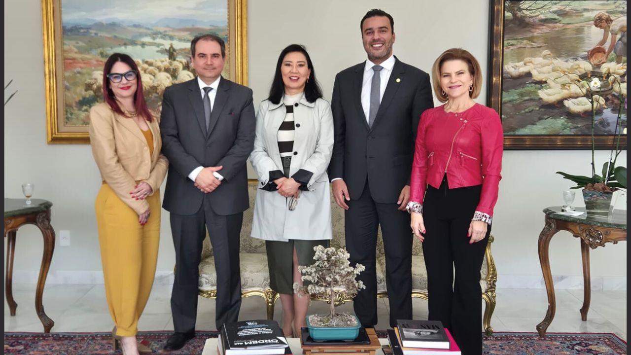AMAPAR faz reunião na presidência do TJPR com o objetivo de assegurar a participação efetiva da magistratura nas discussões sobre a migração do Projudi para o e-Proc
