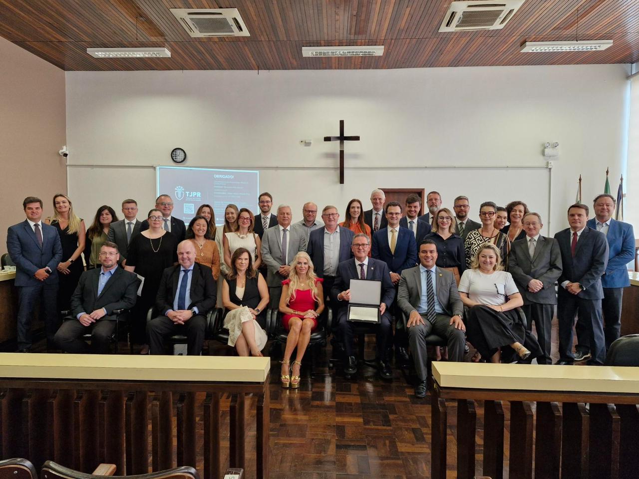  Presidentes da AMAPAR e do TJPR se reúnem com juízes e juízas da região de Ponta Grossa 