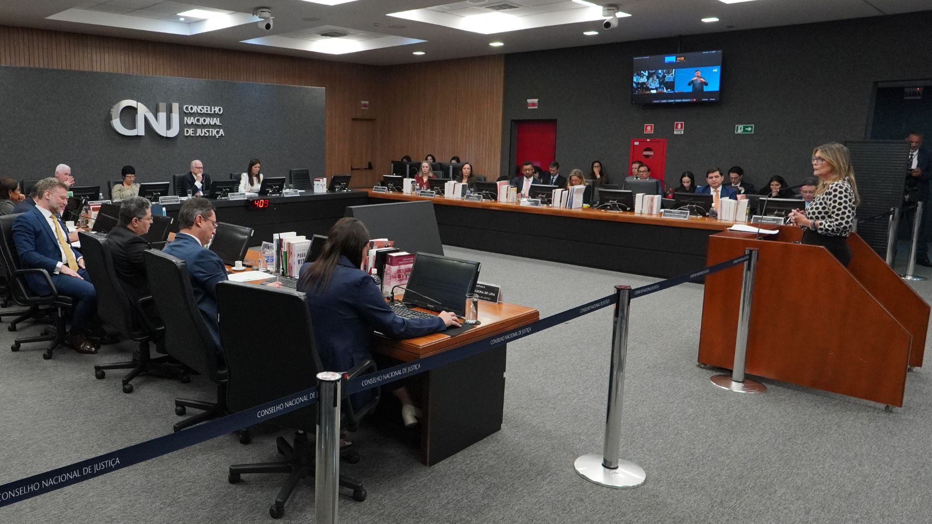 Presidente da AMAPAR acompanha sessão do CNJ que debateu a aposentadoria compulsória e a prevenção de conflitos de interesse Presidente da AMAPAR acompanha sessão do CNJ que debateu a aposentadoria compulsória e a prevenção de conflitos de interesse
