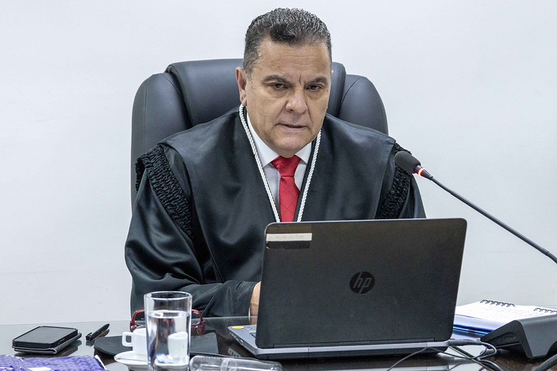 APOSENTADORIA - Desembargador Adalberto Jorge Xisto Pereira dedica texto à despedida do desembargador Miguel Kfouri Neto APOSENTADORIA - Desembargador Adalberto Jorge Xisto Pereira dedica texto à despedida do desembargador Miguel Kfouri Neto