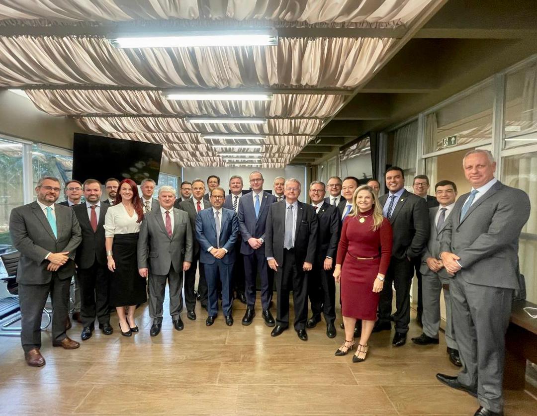 Ministro Cristiano Zanin participa de evento na sede do TRE-PR 
